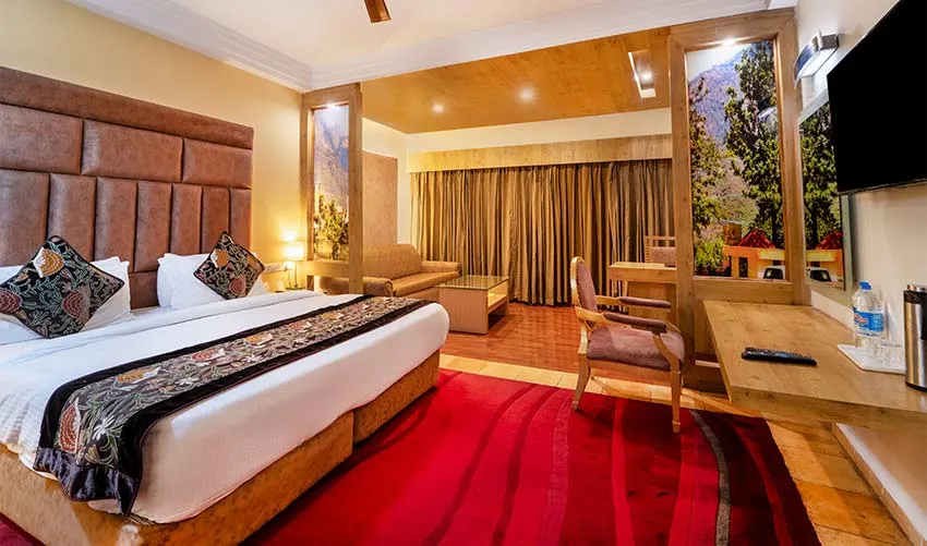 Luxury room shrine facing