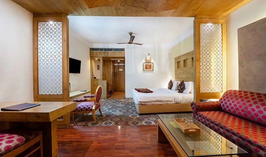 Luxury room shrine facing