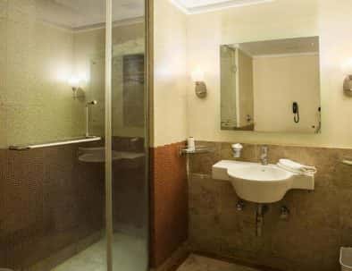 Bathroom Deluxe Room